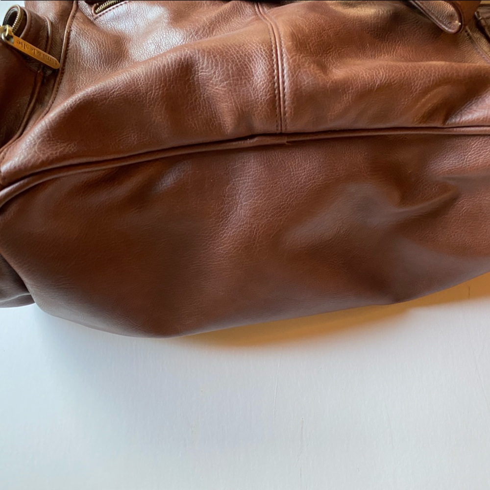 Timi and Leslie Barcelona Metro Messenger Diaper Bag - Picture 4 of 5